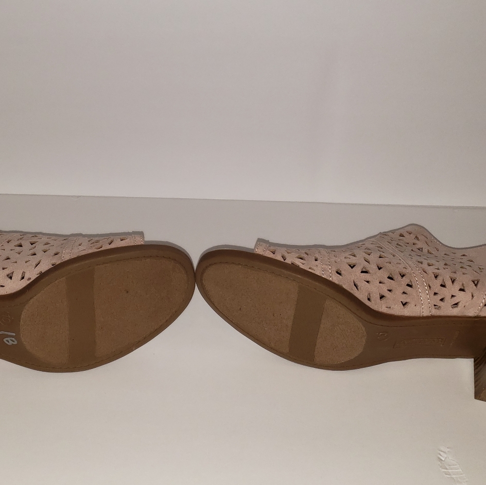 Shoes - Picture 3 of 3